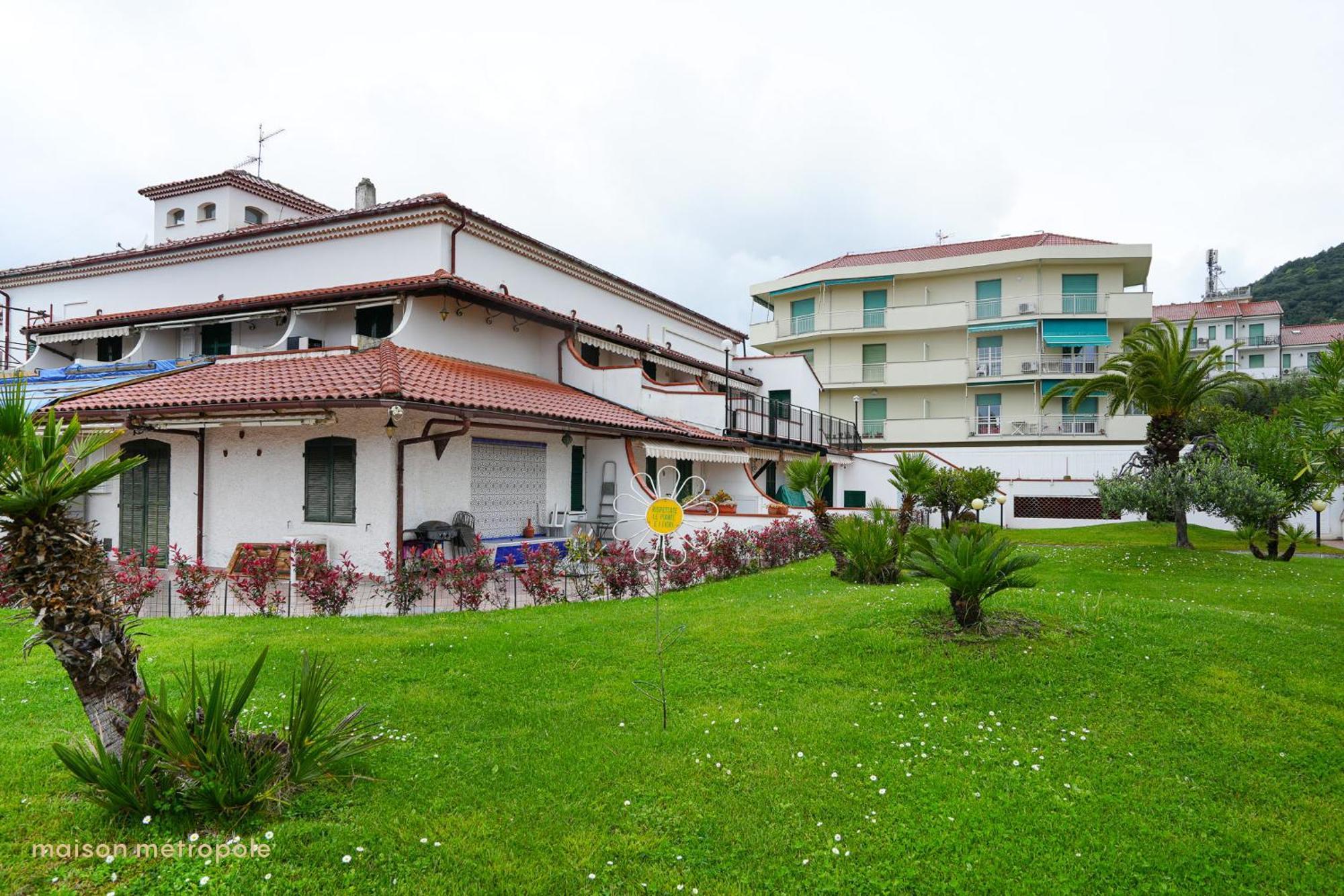 Moresco Apartment Pietra Ligure Eksteriør billede